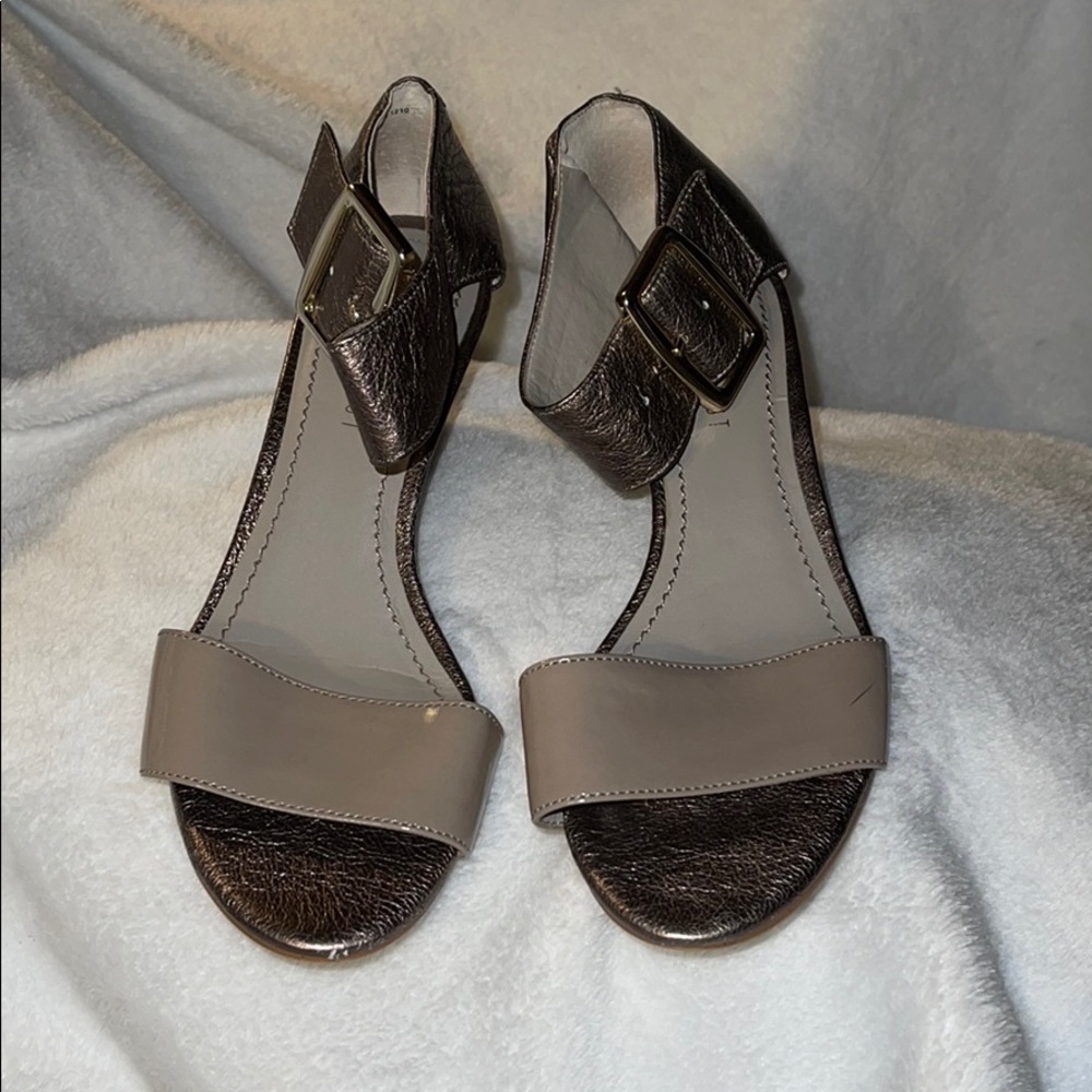 Nine West Tan Wedges w/Patent Leather Accents